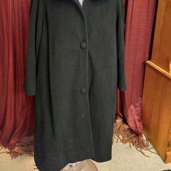 Regency Cashmere Blend Coat, Saks Fifth Ave - Picture 2 of 7